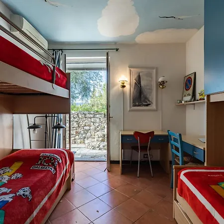 Hostdomus - La Terrazza Sul Mare Διαμέρισμα Αλάσιο
