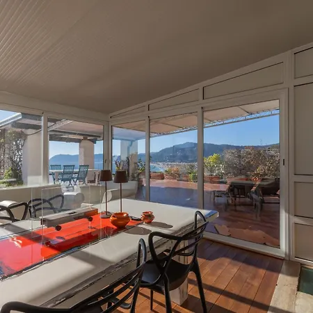 Hostdomus - La Terrazza Sul Mare Alassio
